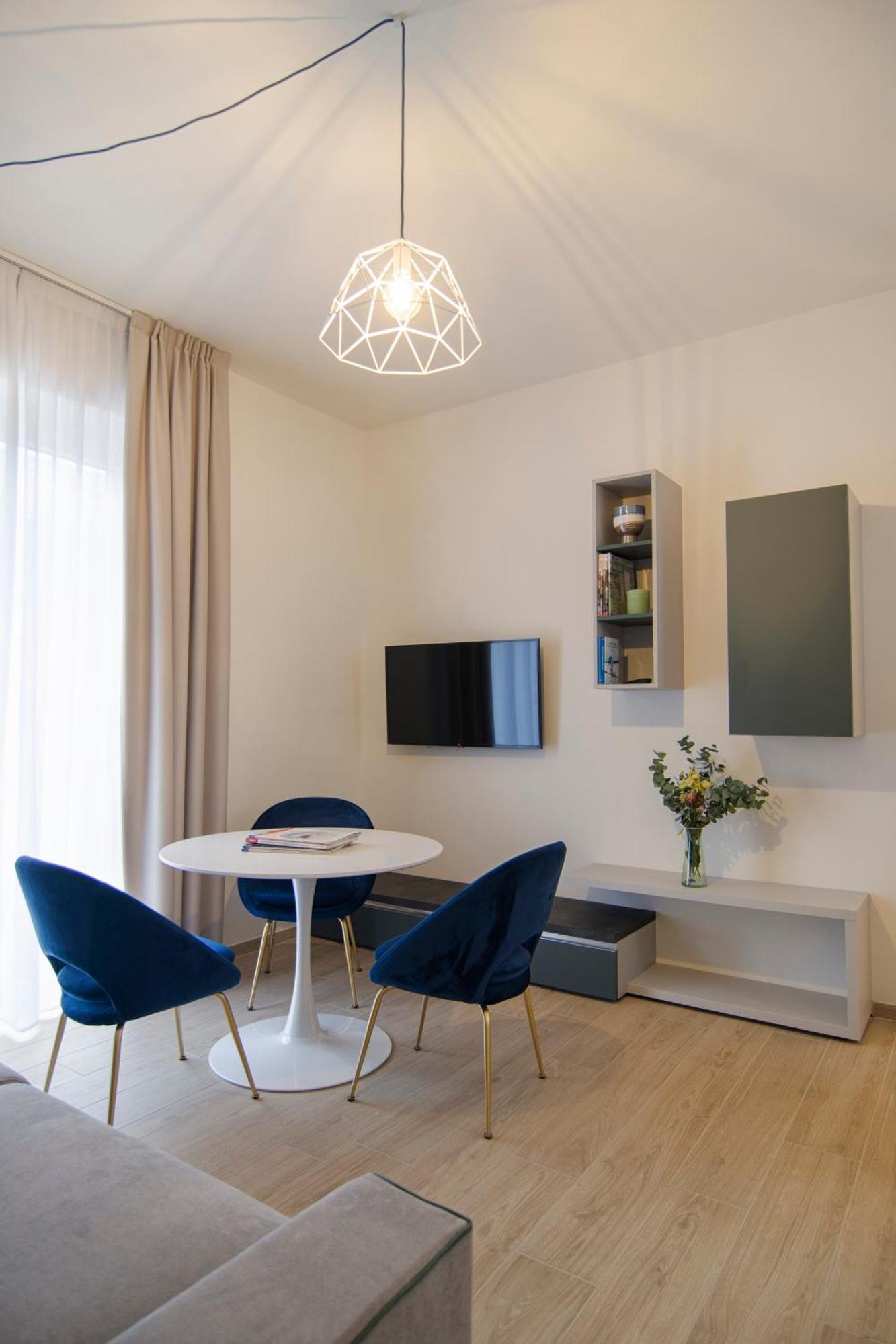 Gigi Suites&Apartments Стреза Экстерьер фото